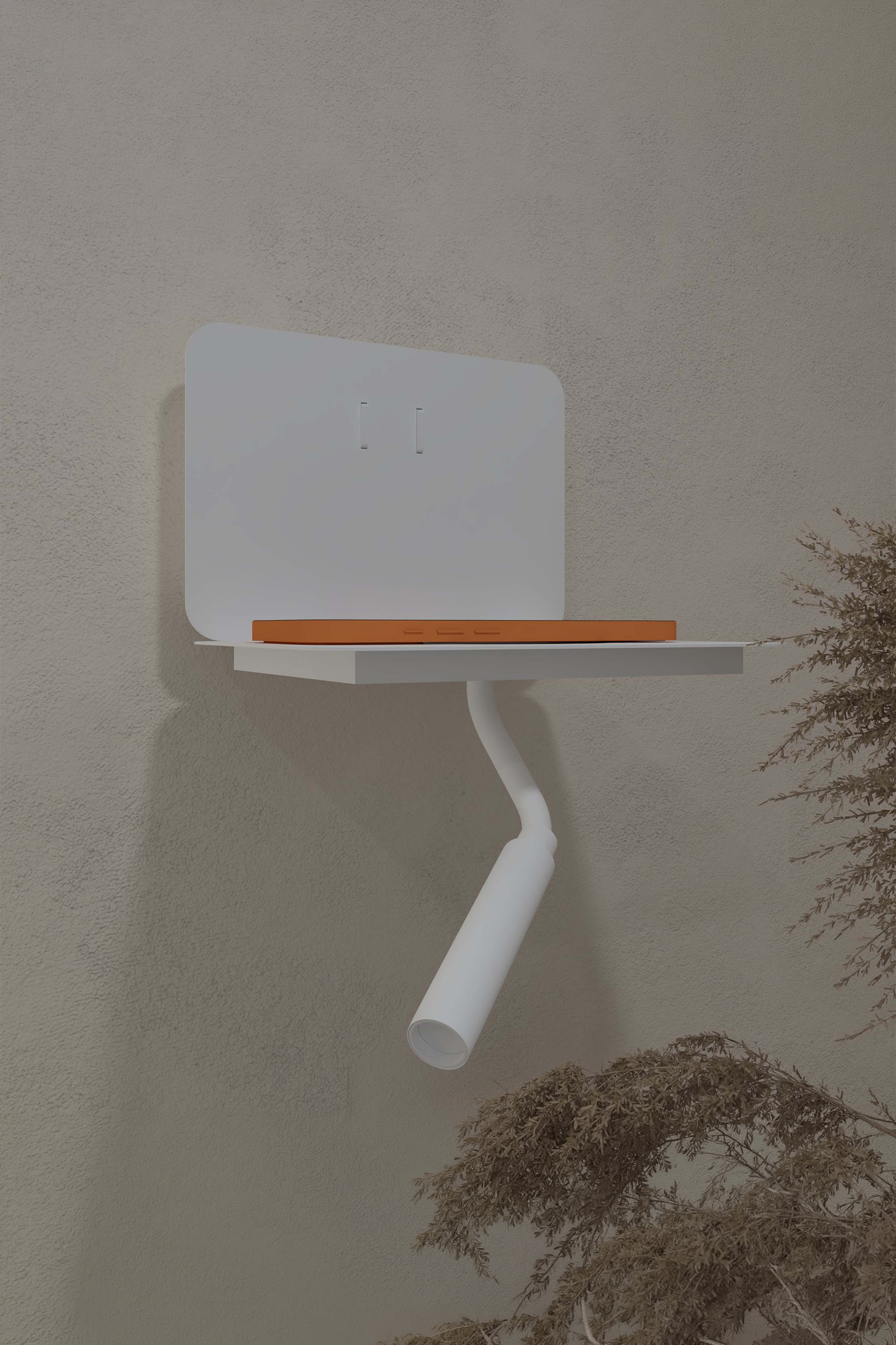 Zidna noćna lampa Zorra Lighting sa bežičnim punjačem te USB A i C izlazom, bijela